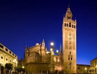  plaza de la virgin de los reyes 